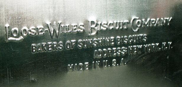 Sunshine Biscuits U.S. WARSHIPS Decorated Biscuit tin - Military