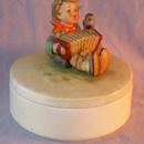 Colorful HUMMEL #III/110 Let's Sing Porcelain Box