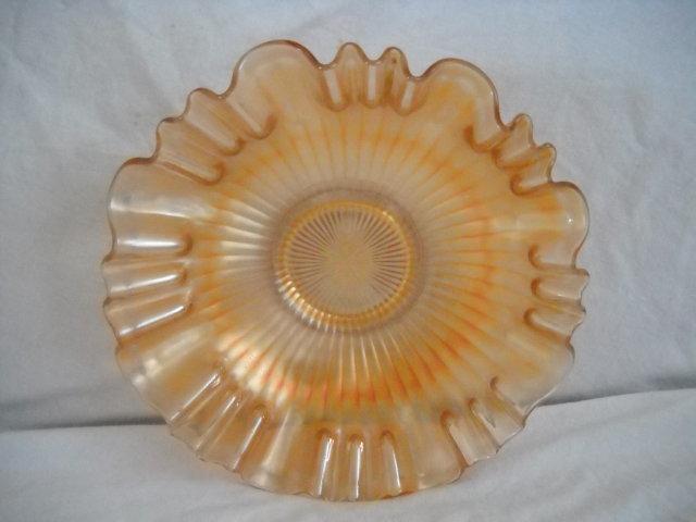 carnival glass,vintage