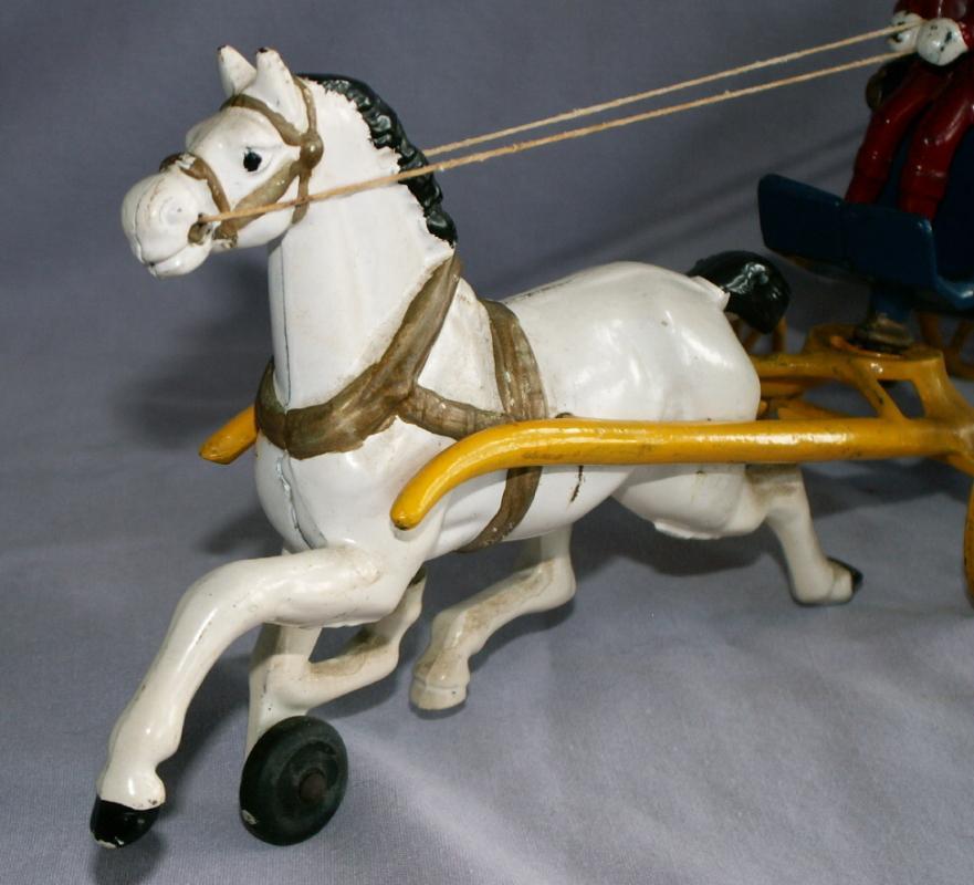Kenton Cast Iron Horse Drawn Hansom Cab - Toys