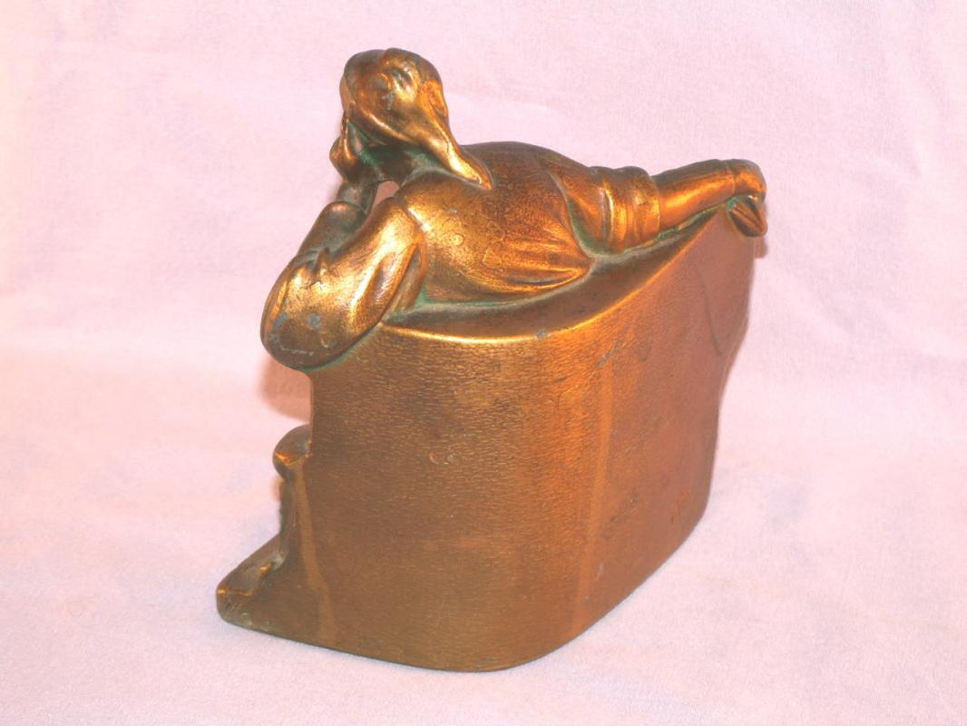 One Mantarani's DANTE Gray Metal Bookend - Metalware