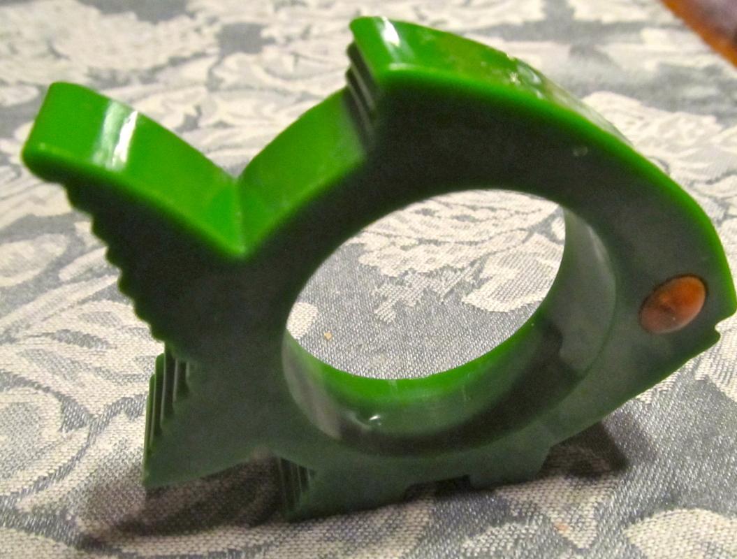 Green Fish Bakelite Napkin Ring - Collectibles
