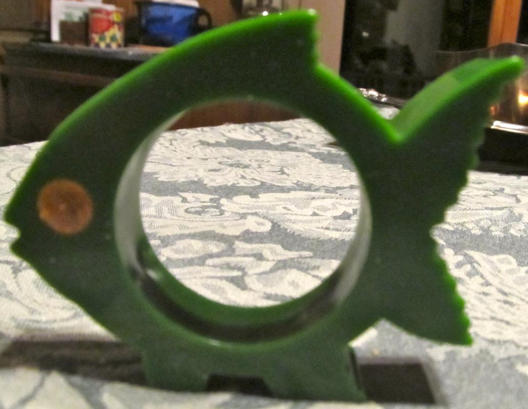 Green Fish Bakelite Napkin Ring - Collectibles