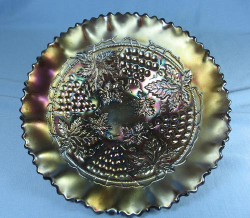 Northwood CARNIVAL GLASS Grape and Cable Amethyst Carnival Glass Shallow PIECRUST Rim Bowl