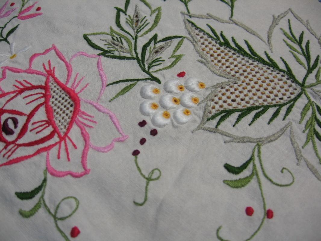 Irish Linen Embroidered Needlepoint Tablecloth and Matching Napkins - Vintage Textile