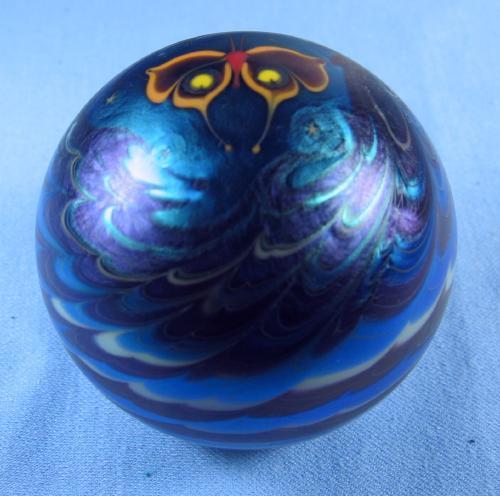 LUNDBERG Studio Butterfly Art Glass PAPERWEIGHT