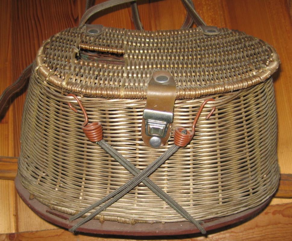 UNUSUAL Antique Wicker FISH CREEL - Sporting Fishing