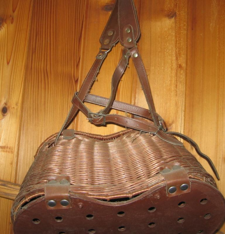 UNUSUAL Antique Wicker FISH CREEL - Sporting Fishing