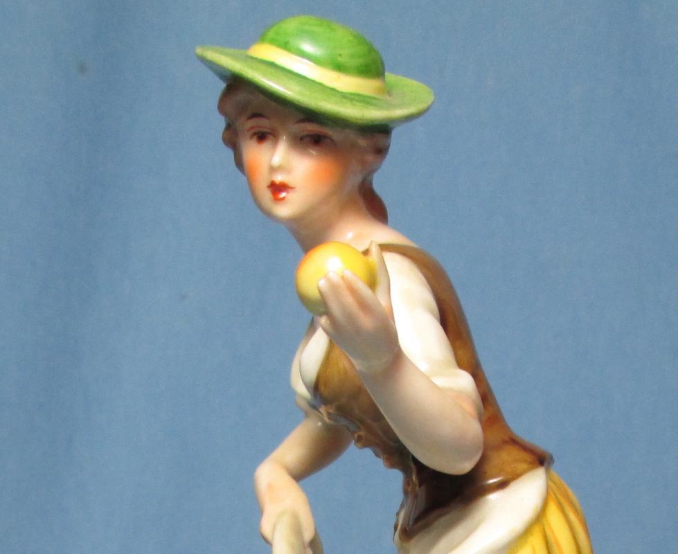 Goebel APPLE GIRL Figurine #FR28 - Vintage Bochmann Germany Porcelain Figure