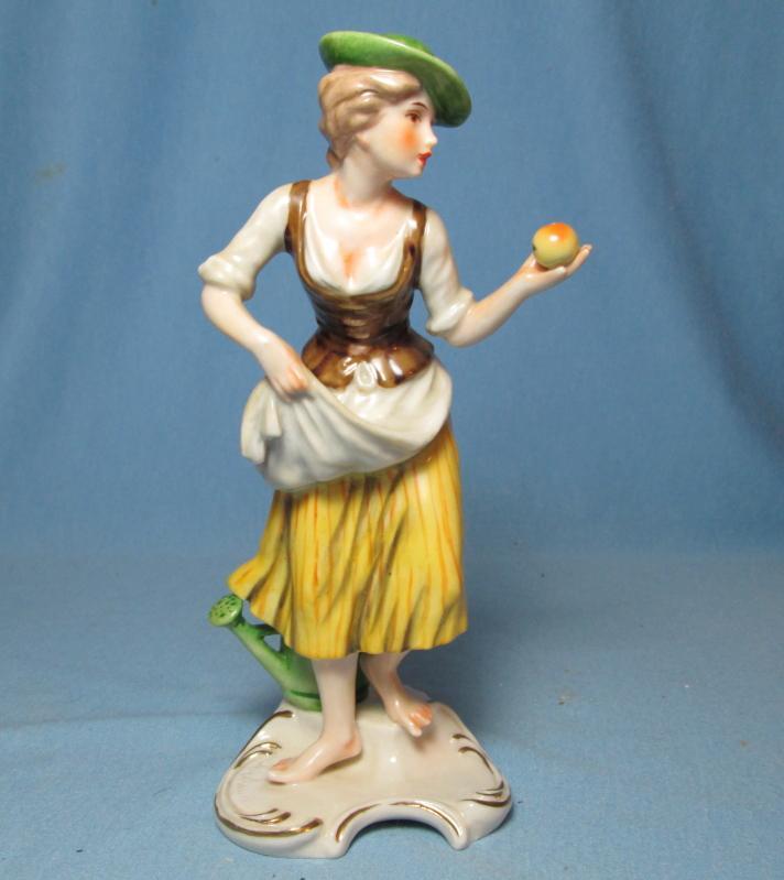 Goebel APPLE GIRL Figurine #FR28 - Vintage Bochmann Germany Porcelain Figure