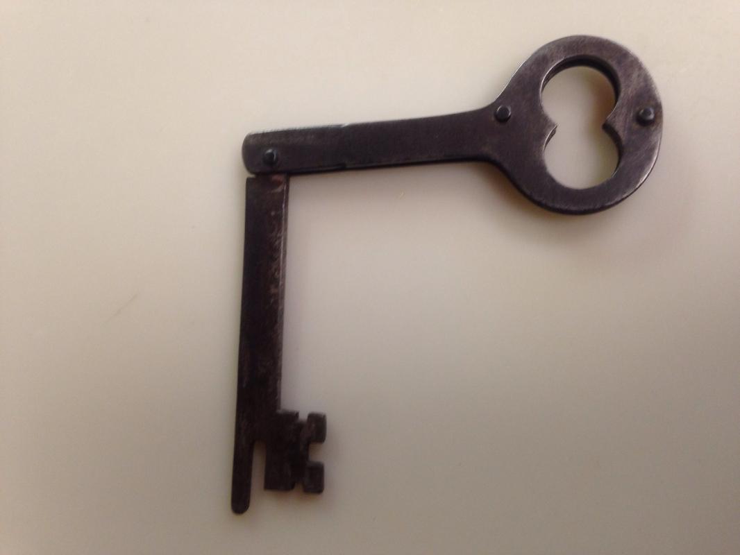 Folding 5 inch KEY - Metalware