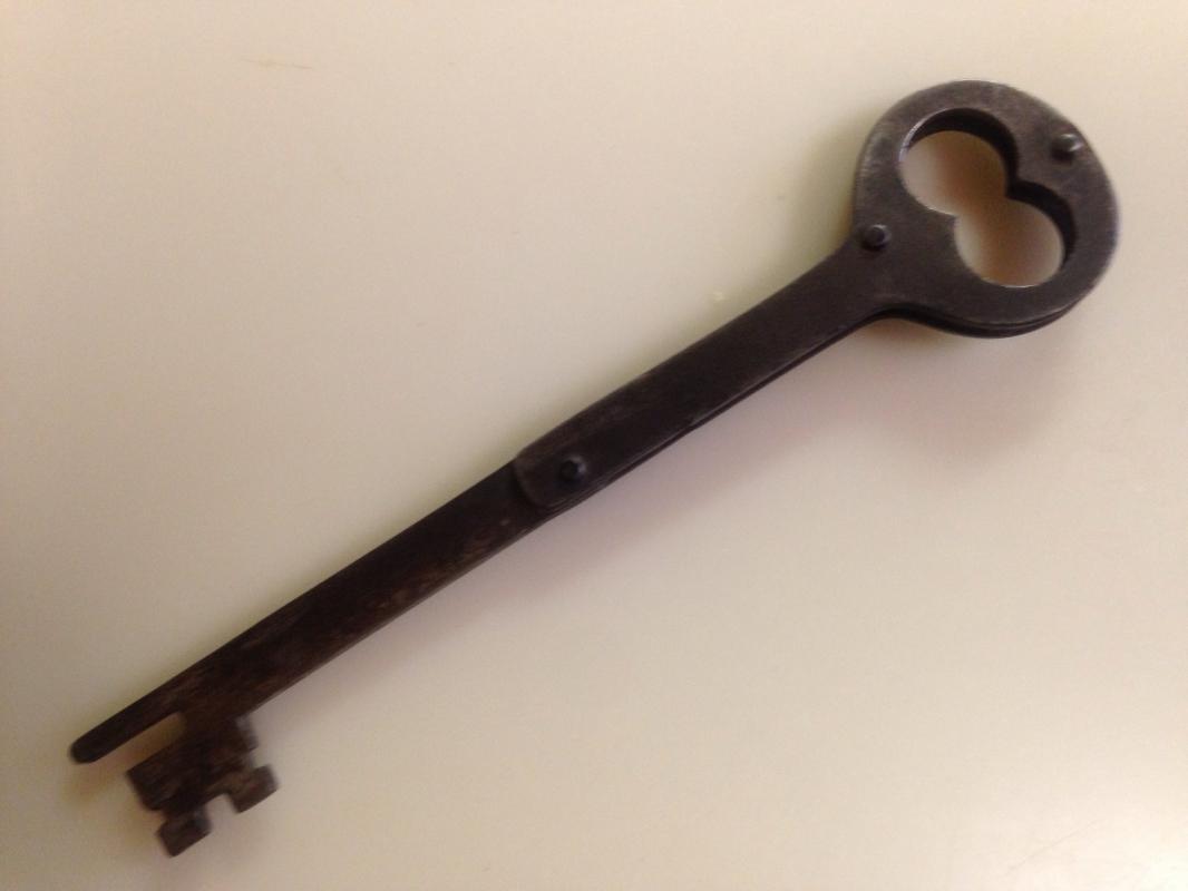 Folding 5 inch KEY - Metalware