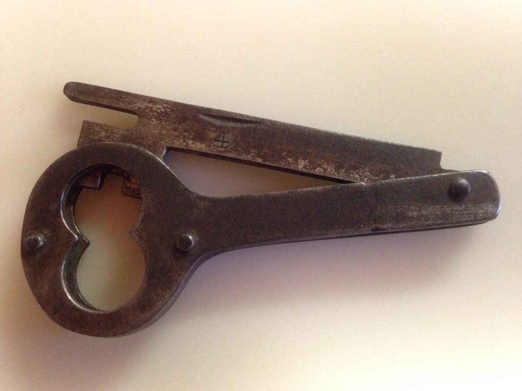 Folding 5 inch KEY - Metalware