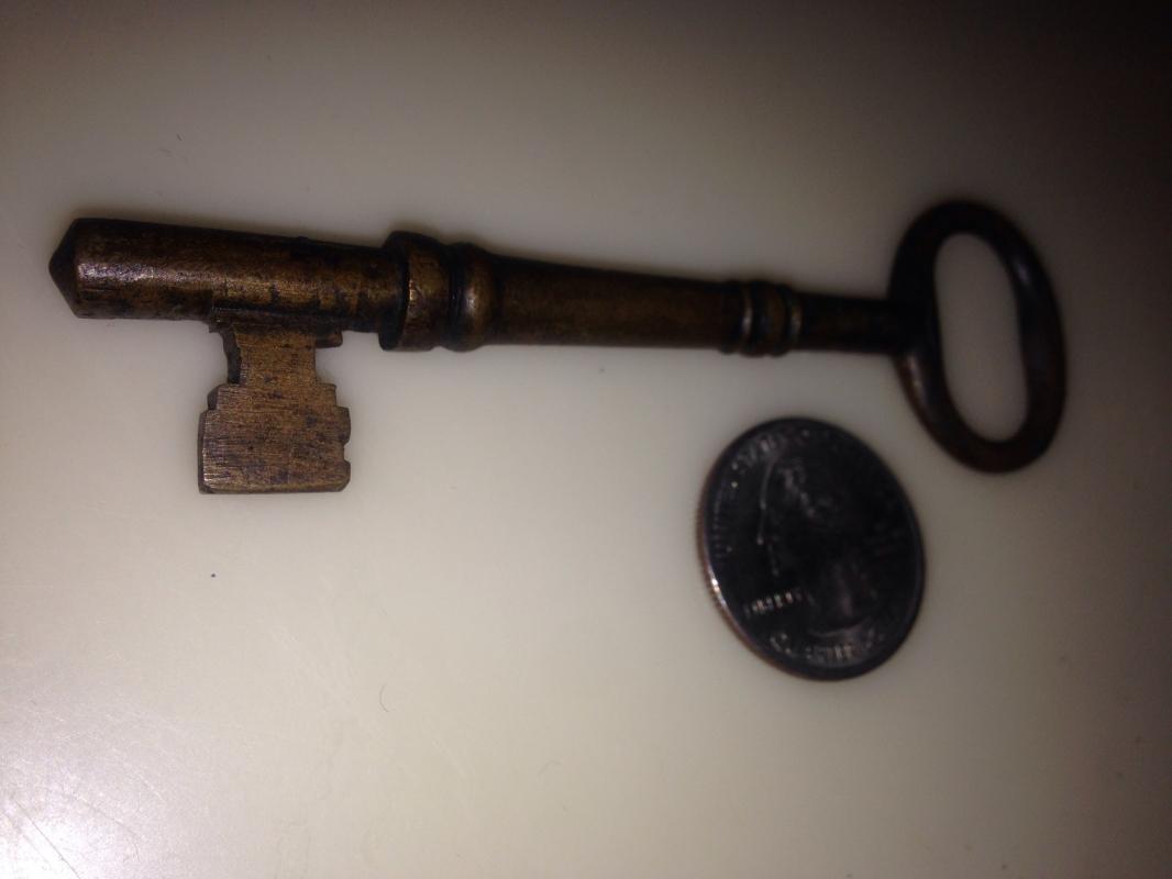 BRASS KEY 4 inches- Metalware