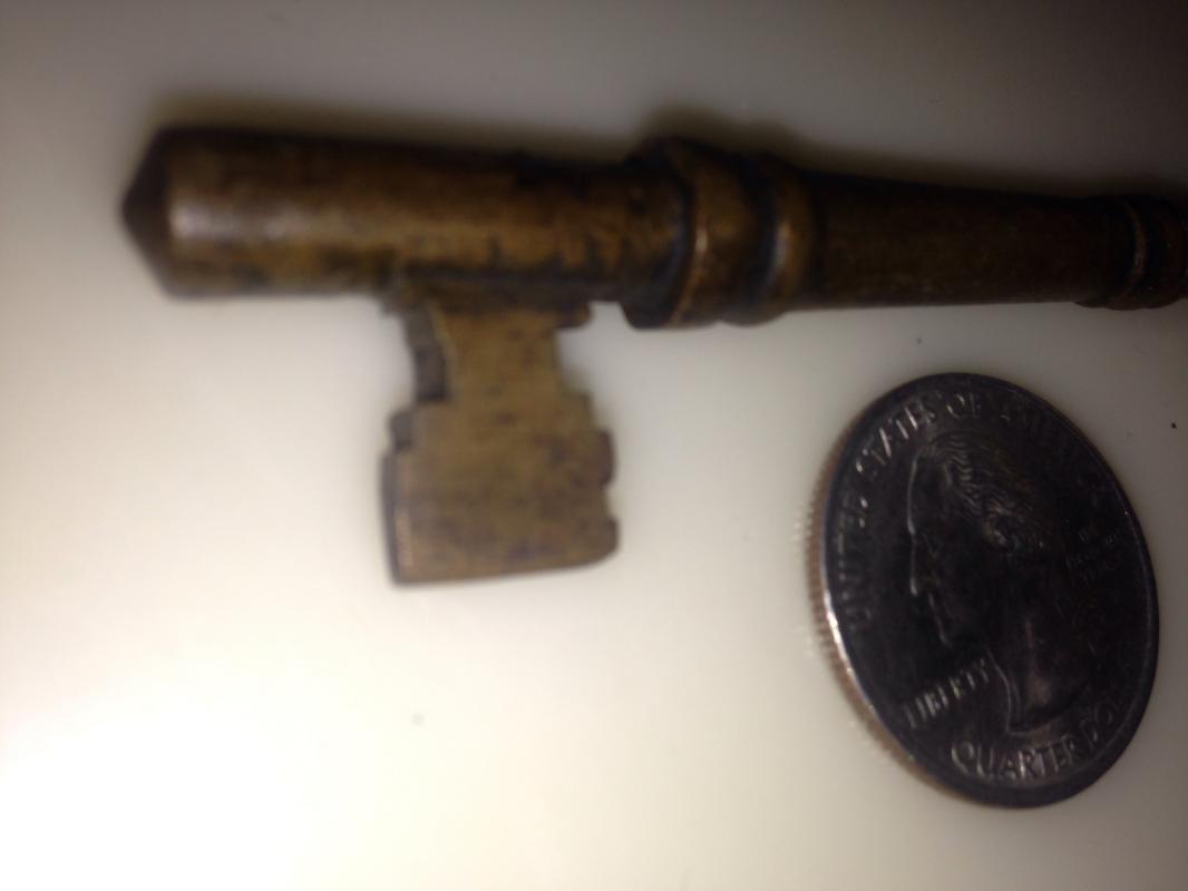 BRASS KEY 4 inches- Metalware