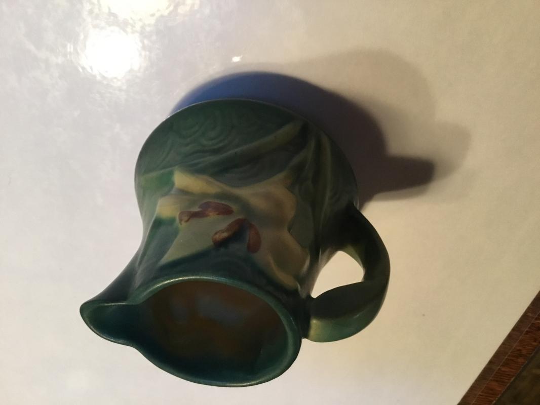 Roseville Zephyr Lily - Porcelain/Fine Pottery