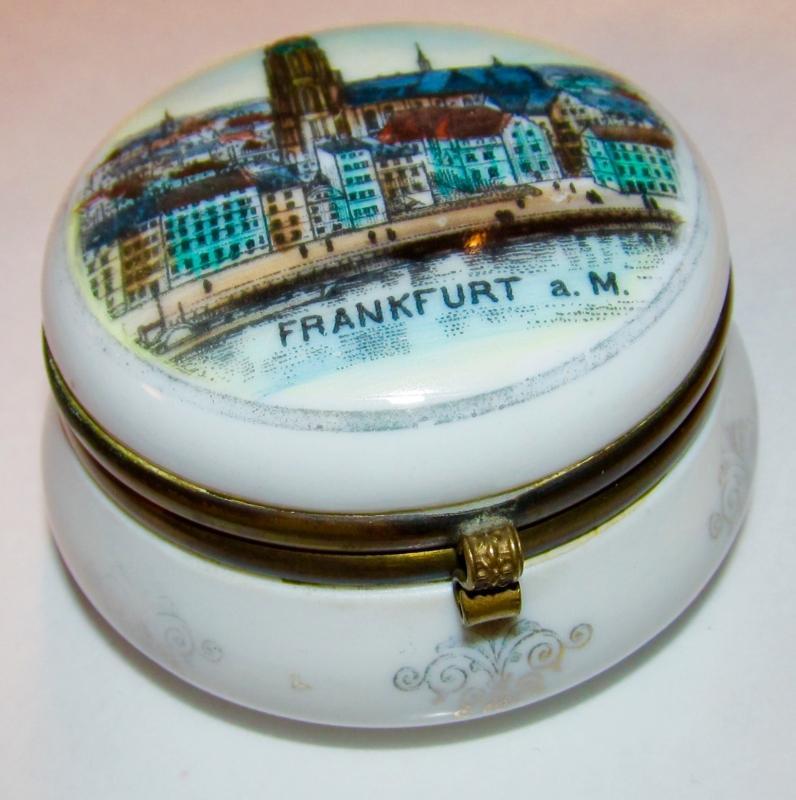 Patch Box Frankfurt a. M. Germany Porcelain