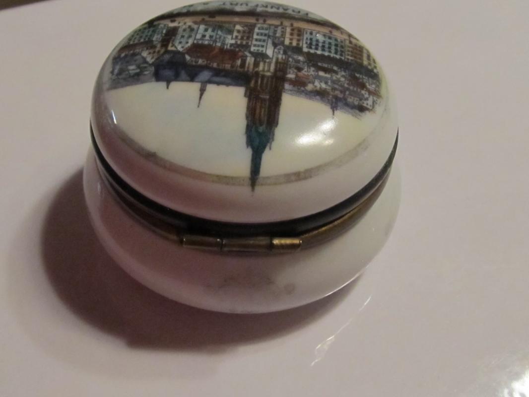 Patch Box Frankfurt a. M. Germany Porcelain
