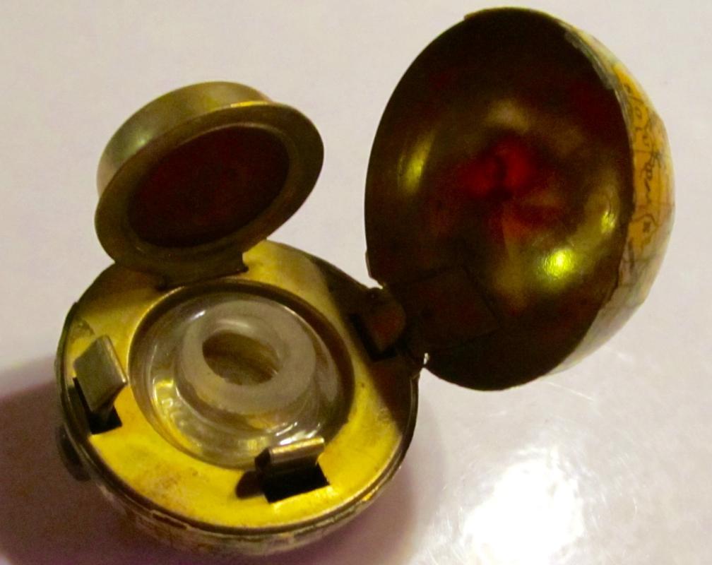 Globe Travel Ink Inkwell - Pens and Writing