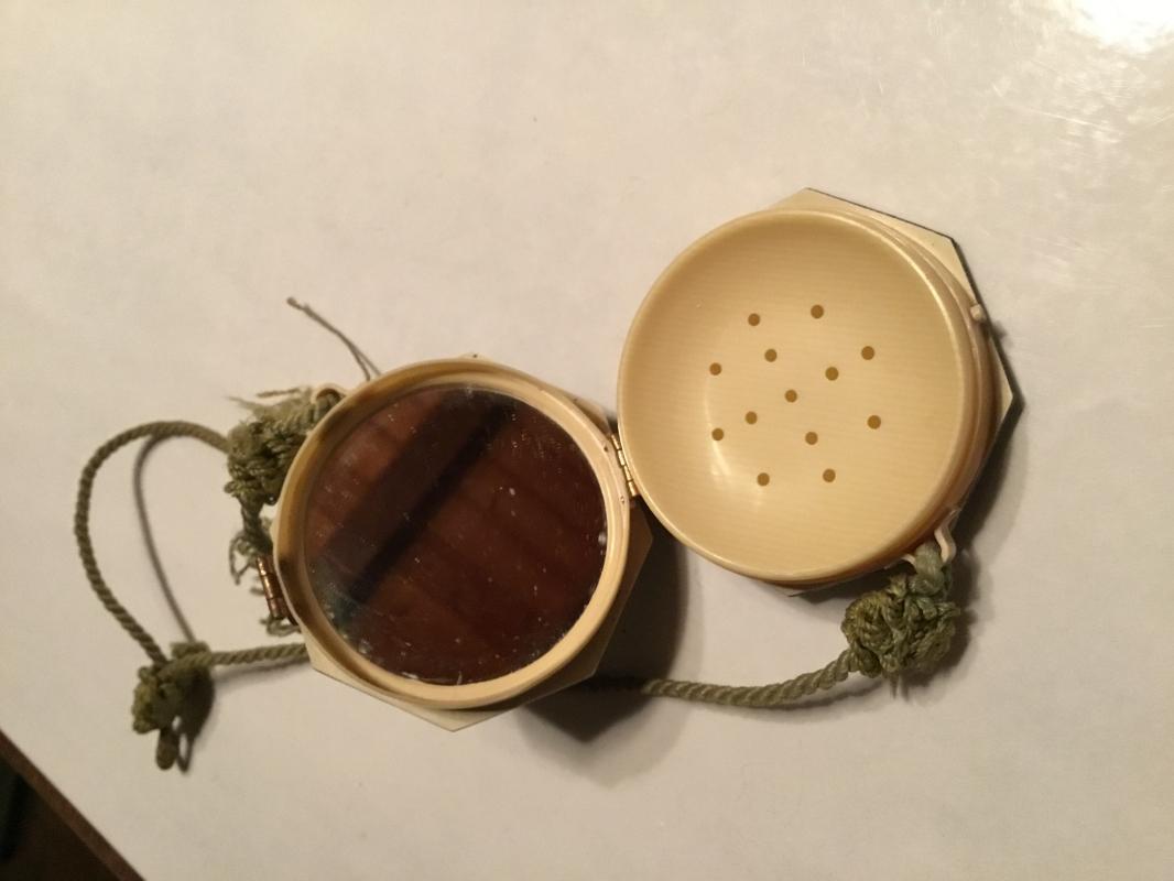 1920's Celluloid Bakelite Compact - Art Deco