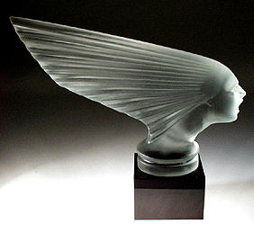 VINTAGE GLASS HOOD ORNAMENT CAR MASCOT VICTOIRE