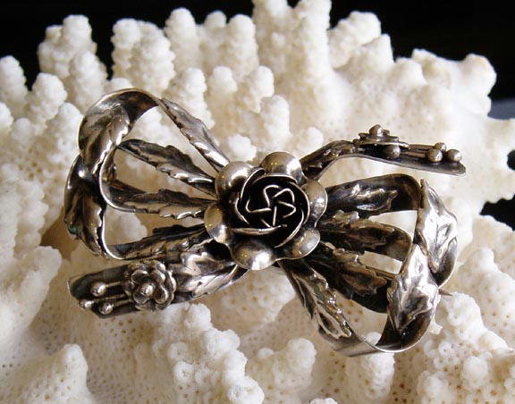 SIGNED HOBE VINTAGE STERLING SILVER BROOCH