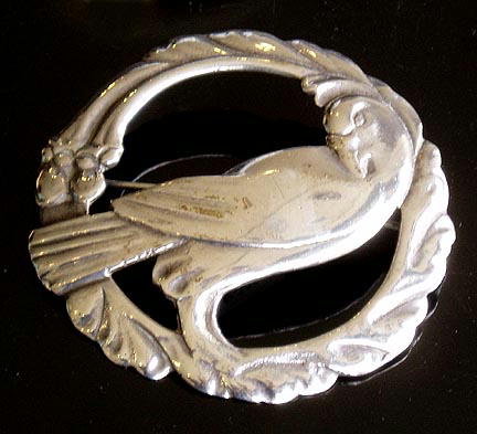 VINTAGE STERLING SILVER DOVE BROOCH SL003