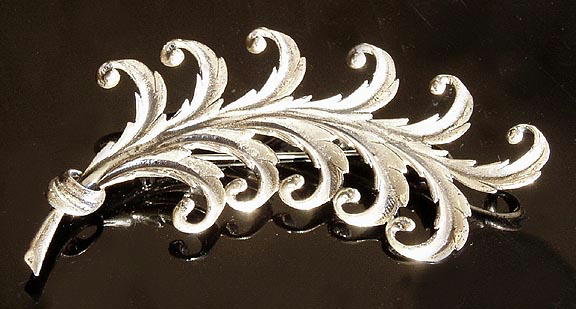 VINTAGE STERLING SILVER BROOCH SL032