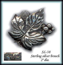 VINTAGE STERLING LEAF/GRAPES BROOCH SL038