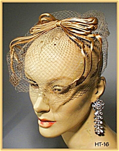 GREAT VINTAGE TAN SILK LADIES HAT 1940's #16