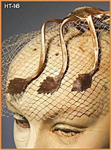 GREAT VINTAGE TAN SILK LADIES HAT 1940's #16