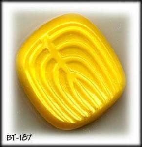 4 YELLOW GLASS