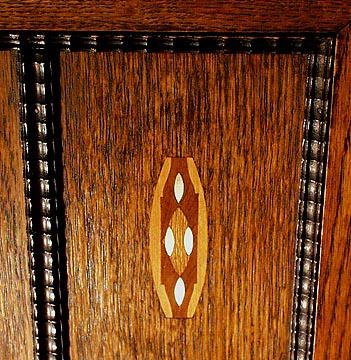 VIENNESE SECESSION / ARTS AND CRAFTS CABINET