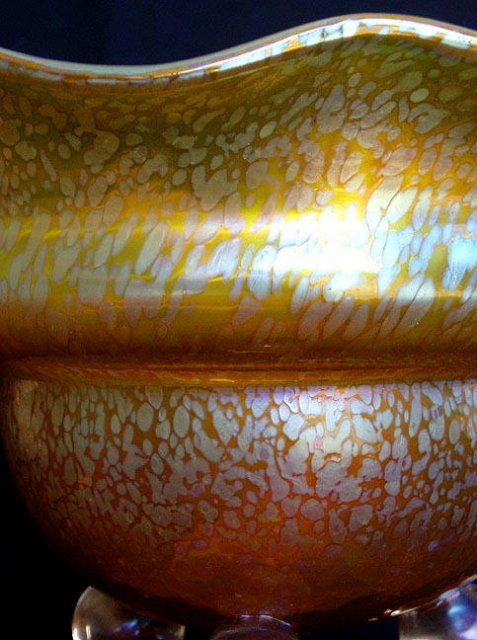 LOETZ PHANOMEN 3 LEGGED BOWL