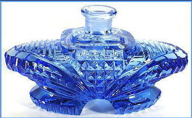 FEMALE LOVERS & PEARLS BLUE GL PERFUME BOTTLE