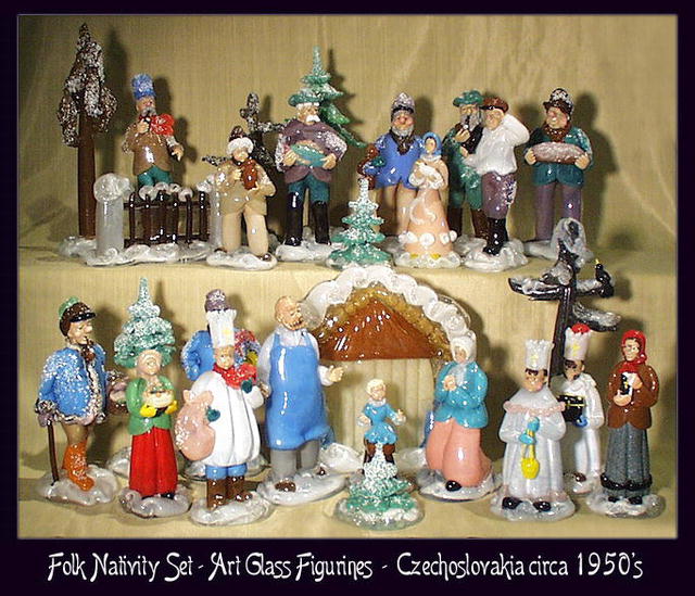 CZECH VINTAGE ART GLASS FIGURE BAKER NATIVITY