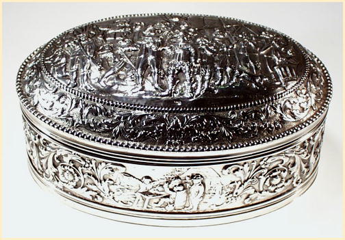 ANTIQUE DUTCH SILVER REPOUSSE FIGURAL BOX /