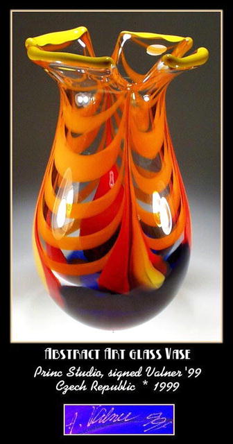 GORGEOUS SIGNED CZECH ART GLASS VASE - VALNER