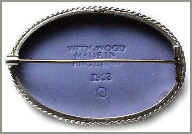 VINTAGE 1953 STERLING WEDGWOOD PUTTI BROOCH #107
