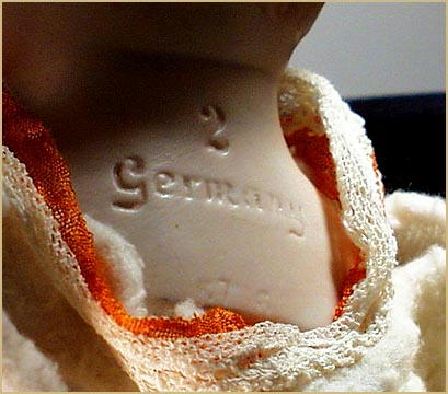 HEUBACH 6736 MECHANICAL / MUSICAL DOLL MS-6