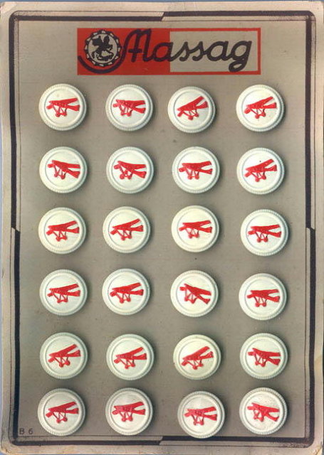 24 RED AIRPLANE PICTURE BUTTONS 1930-40 CARD