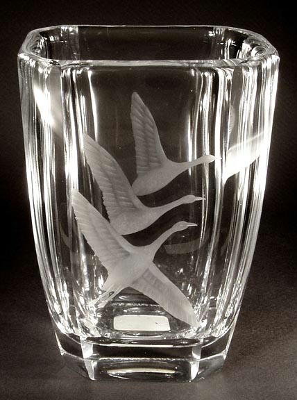 VINTAGE ORREFORS FLYING CRANES CRYSTAL VASE