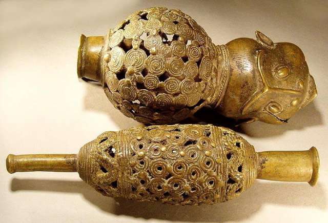 BRONZE BAMILEKE PIPE CAMEROON 18-19th Cent.