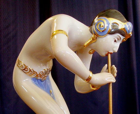 ROYAL DUX DECO FEMALE SNAKE CHARMER