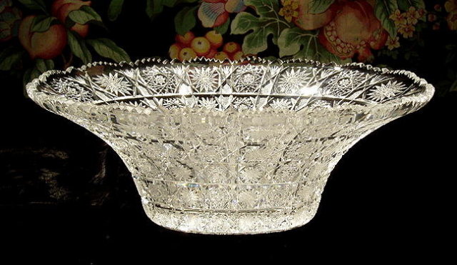 GORGEOUS CZECH CUT CRYSTAL BOWL QUEENS LACE