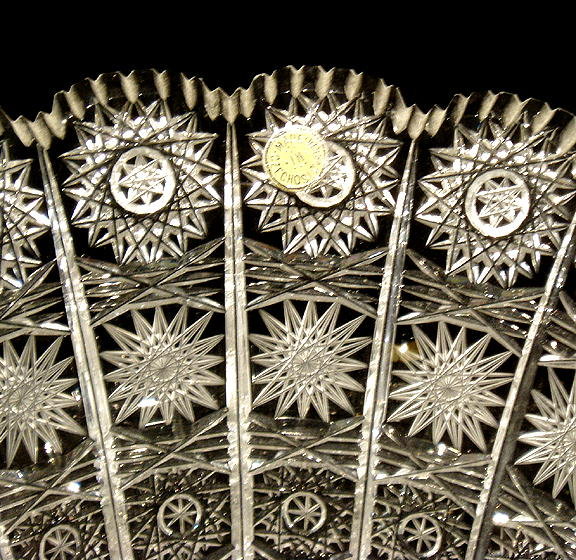 GORGEOUS CZECH CUT CRYSTAL BOWL QUEENS LACE