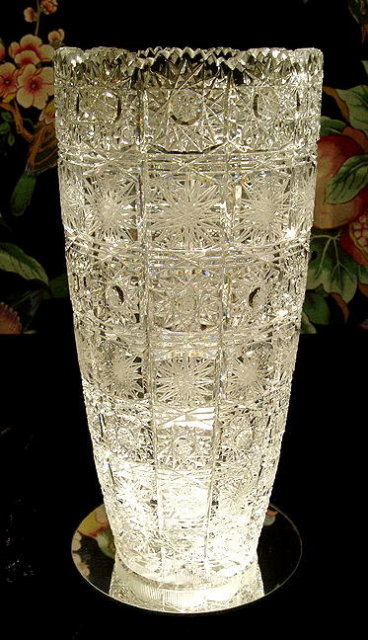 BEAUTIFUL CZECH CUT CRYSTAL VASE QUEENS LACE
