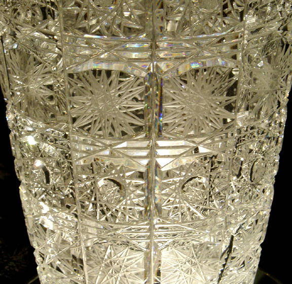 BEAUTIFUL CZECH CUT CRYSTAL VASE QUEENS LACE