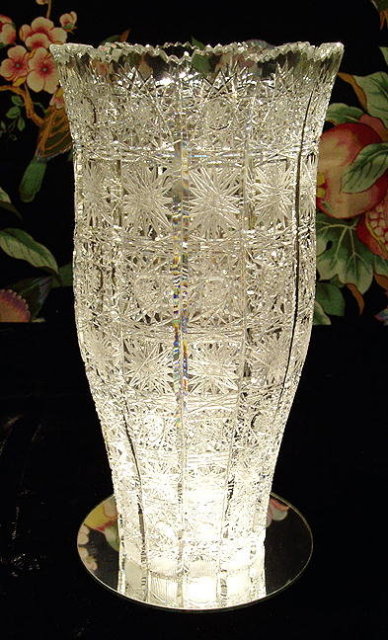 BEAUTIFUL CZECH CUT CRYSTAL VASE QUEENS LACE