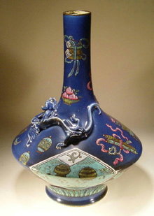 LATE QING GUANGSU CHINESE DRAGON VASE